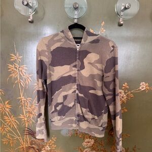 Monrow Women's Camouflage Hoodie - Gray and Cream